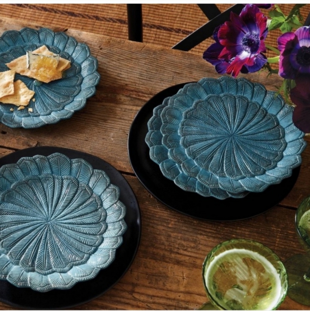 John Derian NWT 4pc Stoneware Feather Salad Plates in Blue